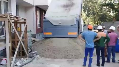 Річковий пісок з доставкою 30-тонними самоскидами Річковий пісок з доставкою 30-тонними самоскидами